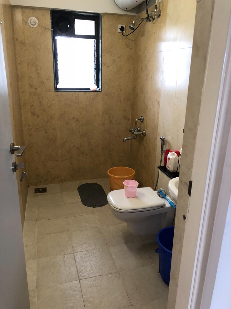Bathroom, raheja-vistas-phase-ii 3 Bedroom 1735 Sq.Ft. Apartment In Mohammadwadi Pune 7694466