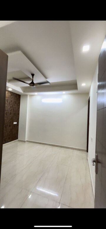 Bathroom in 2 BHK Builder Floor at Shree Homes Noida, Sector 73 – for Sale