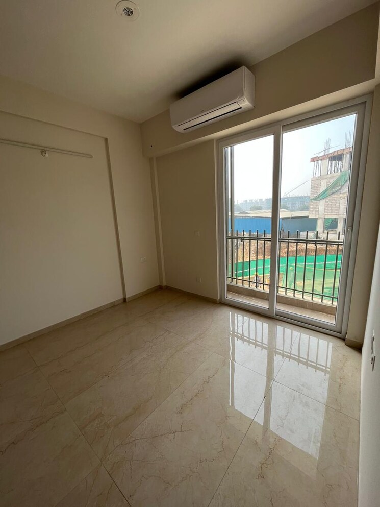 Room, smart-world-gems 2.5 Bedroom 1190 Sq.Ft. Apartment In Sector 89 Gurgaon 7694545