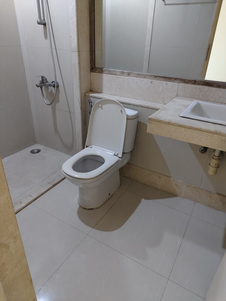 Bathroom, hiranandani-estate-rodas-enclave 2 Bedroom 727 Sq.Ft. Apartment In Ghodbunder Road Thane 7694597