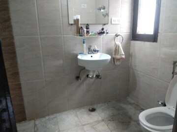 रेसिडेंशियल फ्लैट वर्ग फुट फॉर रेंट इन सेक्टर 11 द्वारका दिल्ली  7694765