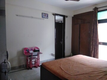 रेसिडेंशियल फ्लैट वर्ग फुट फॉर रेंट इन सेक्टर 11 द्वारका दिल्ली  7694765