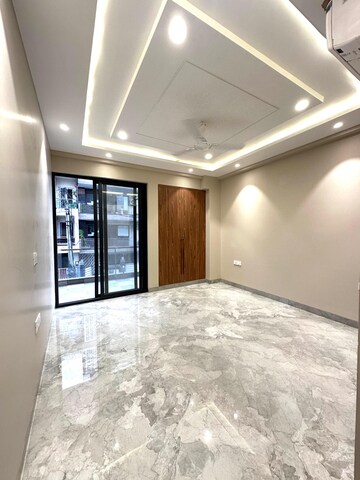 Room in 4 BHK Builder Floor at Sushant Lok 3, Sector 57 – for Sale