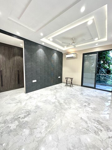 Room in 4 BHK Builder Floor at Sushant Lok 3, Sector 57 – for Sale