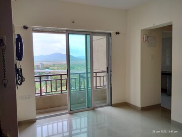 Room in 2 BHK Apartment at Haware Estate, Kasarvadavali – for Sale