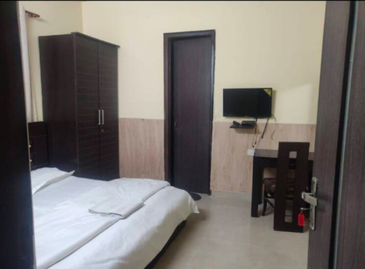 Room, sector 26 Pg For Girls In Sector 26 7696104