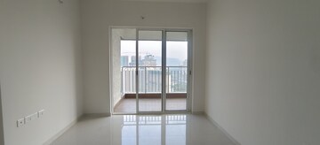 Room in 2 BHK Apartment at Lodha Amara, Kolshet Road – for Sale