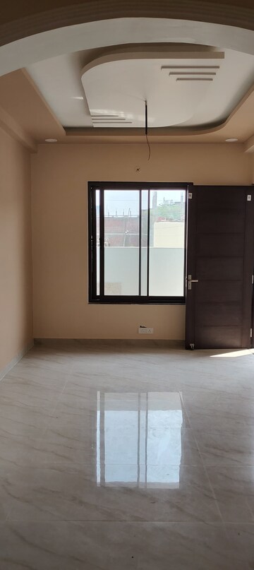 Room in 3 BHK Villa at Chinhat – for Sale