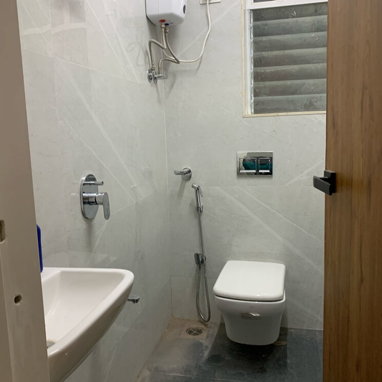 Bathroom, mamtora-kandivali-jatin-villa-chsl 2 Bedroom 577 Sq.Ft. Apartment In Bhadran Nagar Mumbai 7696485