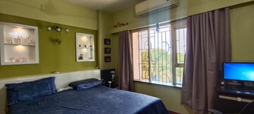 Master Bedroom in 2.5 BHK Apartment at Dahisar West – for Sale