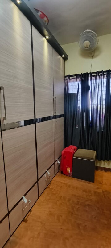 Furnished Amenities in 2.5 BHK Apartment at Dahisar West – for Sale