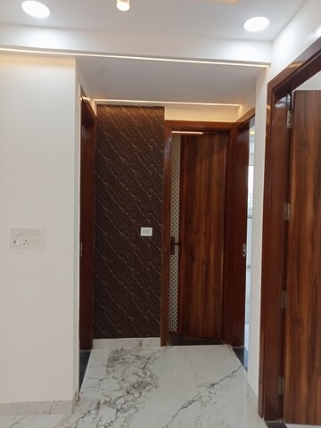 Furnished Amenities in 3 BHK Apartment at Sector 19, Dwarka – for Sale