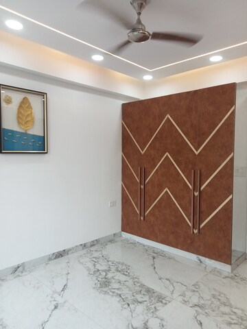 Furnished Amenities in 3 BHK Apartment at Sector 19b Dwarka – for Sale