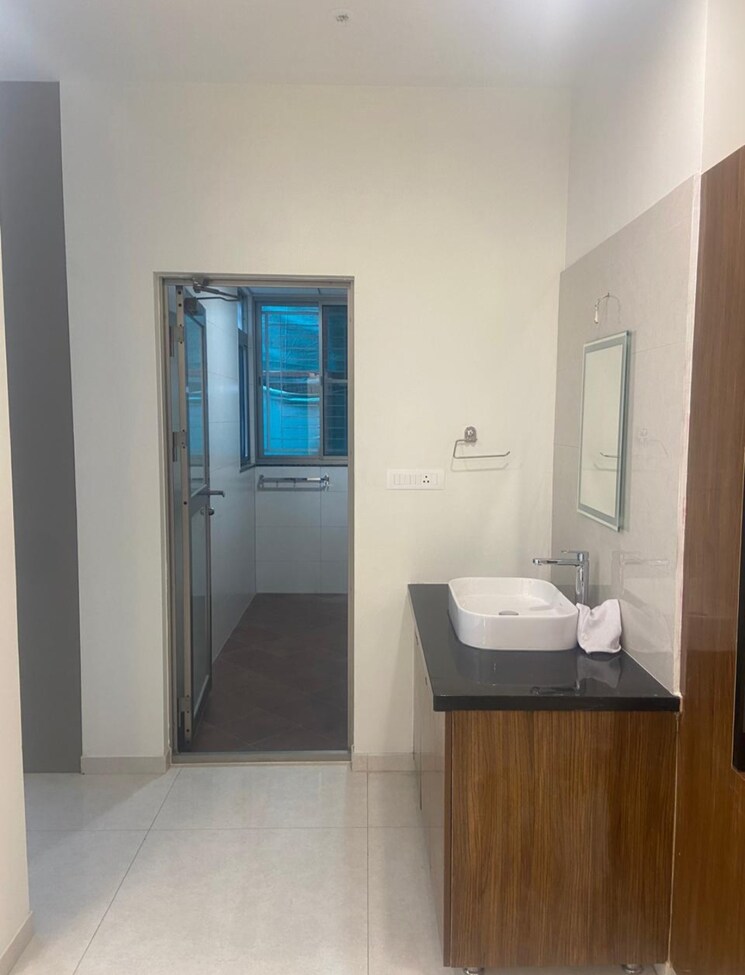 Bathroom, bearys-haudin-heights 3 Bedroom 2200 Sq.Ft. Apartment In Halasuru Bangalore 7696867