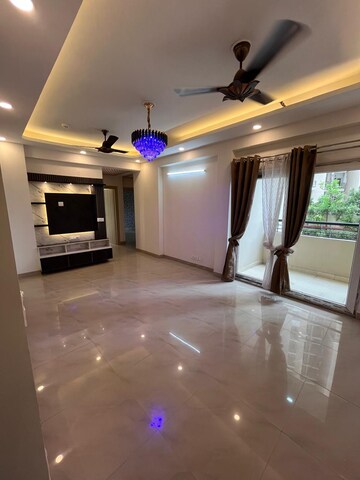 Room in 3 BHK Builder Floor at Sector 73 – for Sale