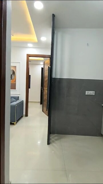 Room in 2 BHK Builder Floor at Dwarka Mor – for Sale