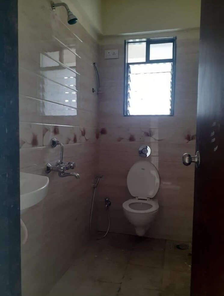 Bathroom, dgs-sheetal-dharmaraj 2 Bedroom 1050 Sq.Ft. Apartment In Malad West Mumbai 7697168