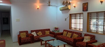 Living Room in 4 BHK Apartment at Samarth Nagar – for Rent