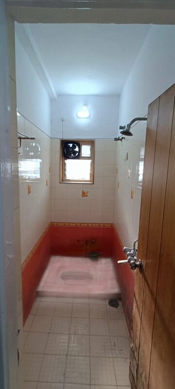 Bathroom in 4 BHK Apartment at Samarth Nagar – for Rent