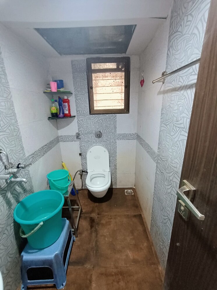 Bathroom, shubh-shanti-complex 2 Bedroom 700 Sq.Ft. Apartment In Kandivali West Mumbai 7697268