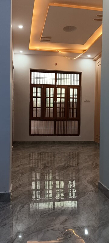 Room in 3 BHK Independent House at Jankipuram – for Sale