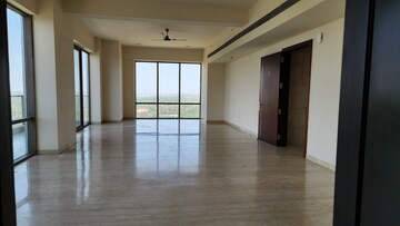 Room in 4 BHK Apartment at Emaar The Palm Drive-The Premier Terraces, Sector 66 – for Sale