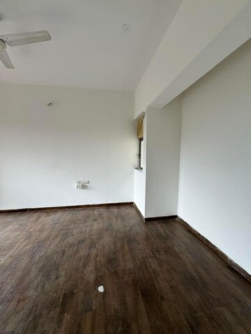 Room in 3 BHK Apartment at Lodha Splendora, Ghodbunder Road – for Sale