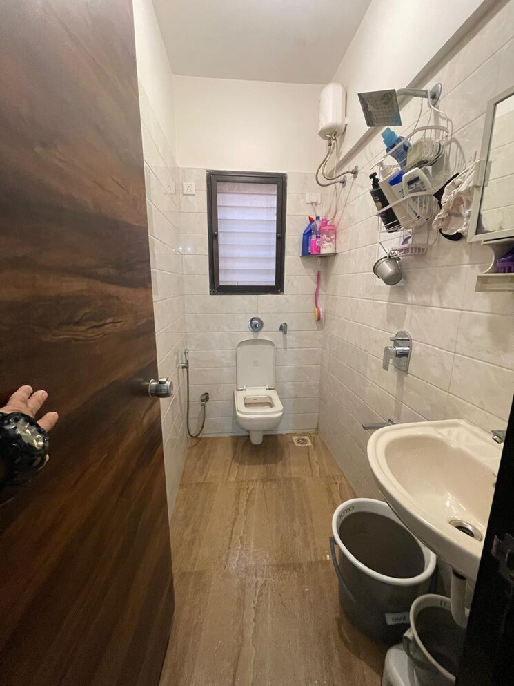 Bathroom, riverdale-tower 2 Bedroom 650 Sq.Ft. Apartment In Andheri East Mumbai 7697644