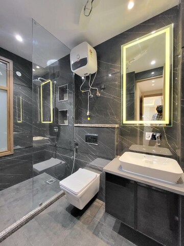 Bathroom in 4 BHK Builder Floor at M3M Paragon 57, Sector 57 – for Sale
