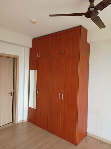 Room in 3 BHK Apartment at DLF The Skycourt, Sector 86 – for Sale