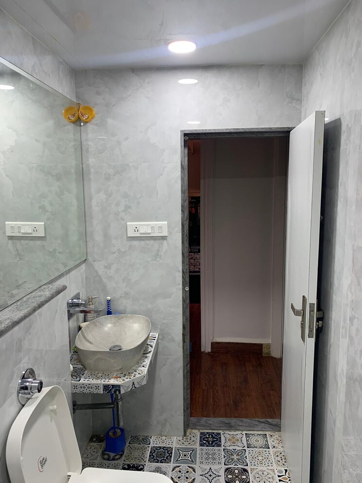 Bathroom, raheja-classique 1 Bedroom 550 Sq.Ft. Apartment In Andheri West Mumbai 7697752