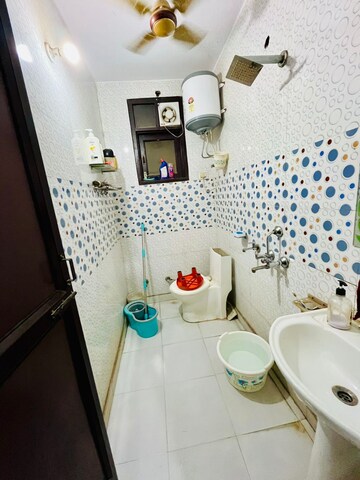 Master Bedroom in 2 BHK Builder Floor at Dwarka Mor – for Rent