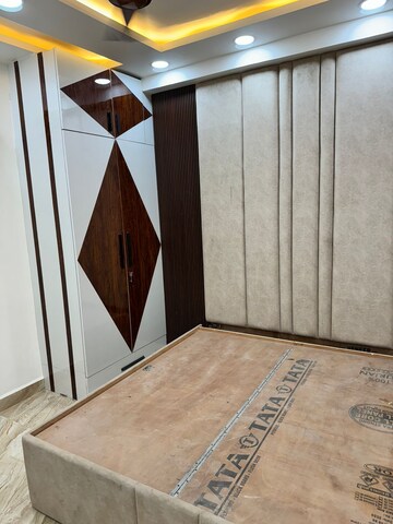 Furnished Amenities in 3 BHK Builder Floor at Mahavir Enclave 1 – for Sale