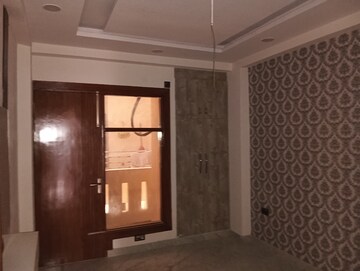 Room in 3 BHK Builder Floor at Fidato Honour Homes, Sector 89 – for Sale