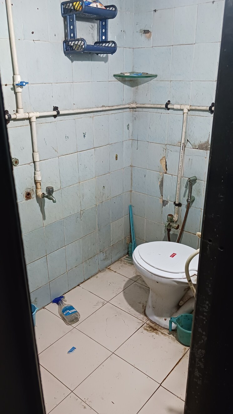 Bathroom, new-blue-hevean-chs 2 Bedroom 850 Sq.Ft. Apartment In New Panvel Navi Mumbai 7698081