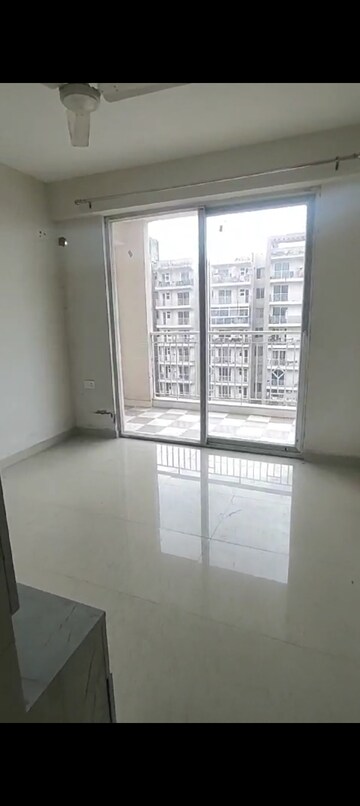 Room in 2 BHK Apartment at Shree Vardhman Green Court, Sector 90 – for Sale