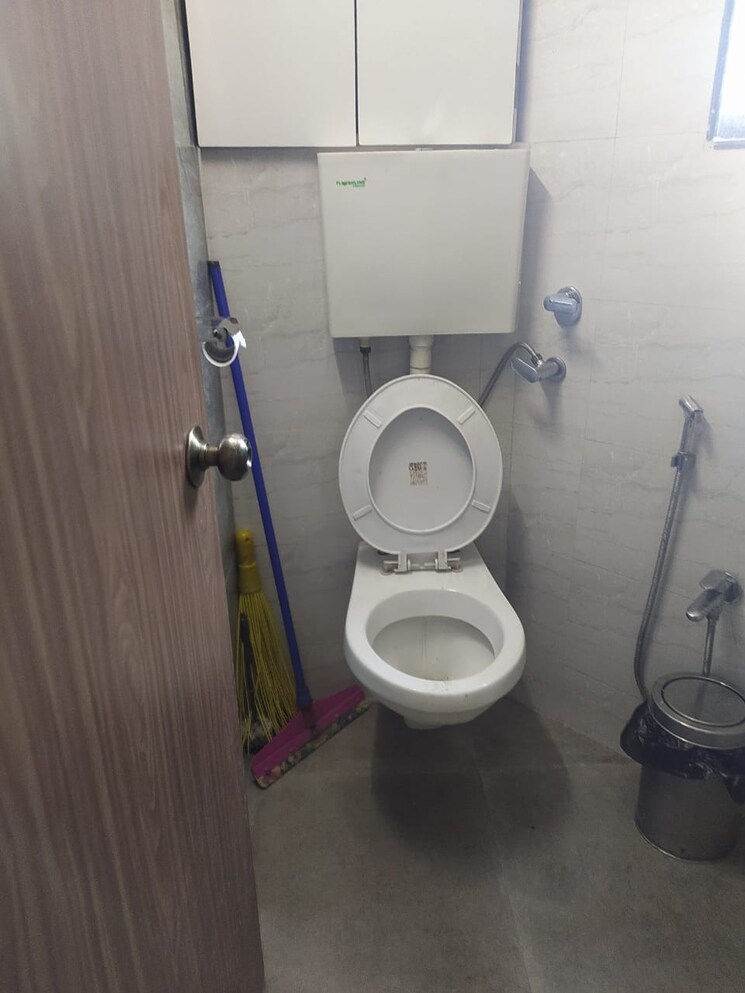 Bathroom, sunita-nivas 2 Bedroom 1150 Sq.Ft. Apartment In Santacruz West Mumbai 7698529