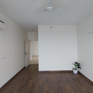 Room in 3 BHK Apartment at Conscient Heritage Max, Sector 102 – for Sale
