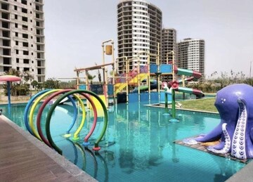 Swimming Pool in 3 BHK Apartment at Omaxe Lake, North Mullanpur – for Sale
