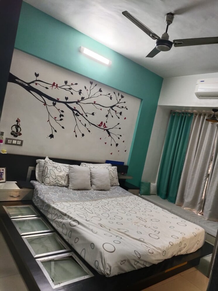 Team Area, laxmi-plaza 2 Bedroom 550 Sq.Ft. Apartment In Patlipada Thane 7698882