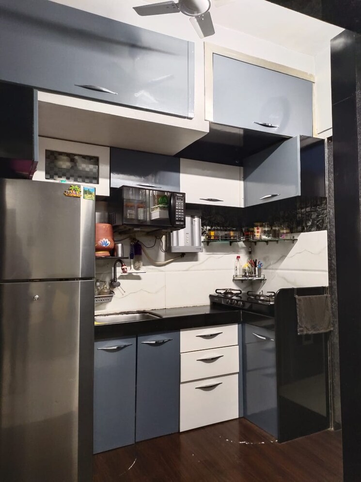 Kitchen, laxmi-plaza 2 Bedroom 550 Sq.Ft. Apartment In Patlipada Thane 7698882