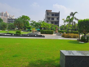 3.5 BHK Builder Floor – Garden View at BPTP Amstoria, Sector 102 - for Sale