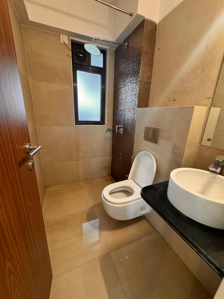 Bathroom, mayfair-meridian-andheri 4 Bedroom 1768 Sq.Ft. Apartment In Andheri West Mumbai 7698970