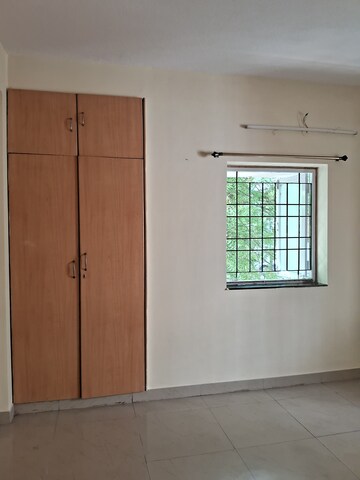 Room in 2 BHK Apartment at Nesapakkam – for Sale