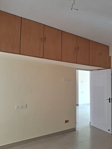 Room in 2 BHK Apartment at Nesapakkam – for Sale