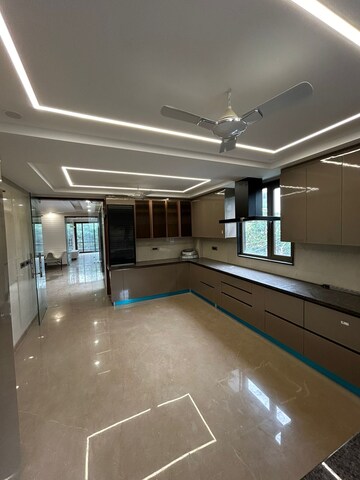 Kitchen in 3.5 BHK Builder Floor at M3M Soulitude, Sector 89 – for Sale