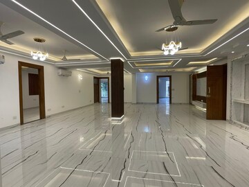 Building Lobby in 5 BHK Builder Floor at Palam Vihar – for Sale