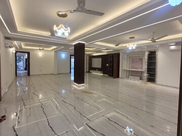 Parking in 5 BHK Builder Floor at Palam Vihar – for Sale