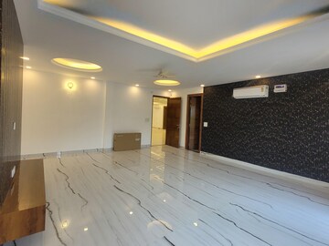 Building Lobby in 5 BHK Builder Floor at Palam Vihar – for Sale