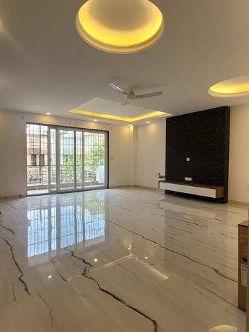 Room in 5 BHK Builder Floor at Palam Vihar – for Sale